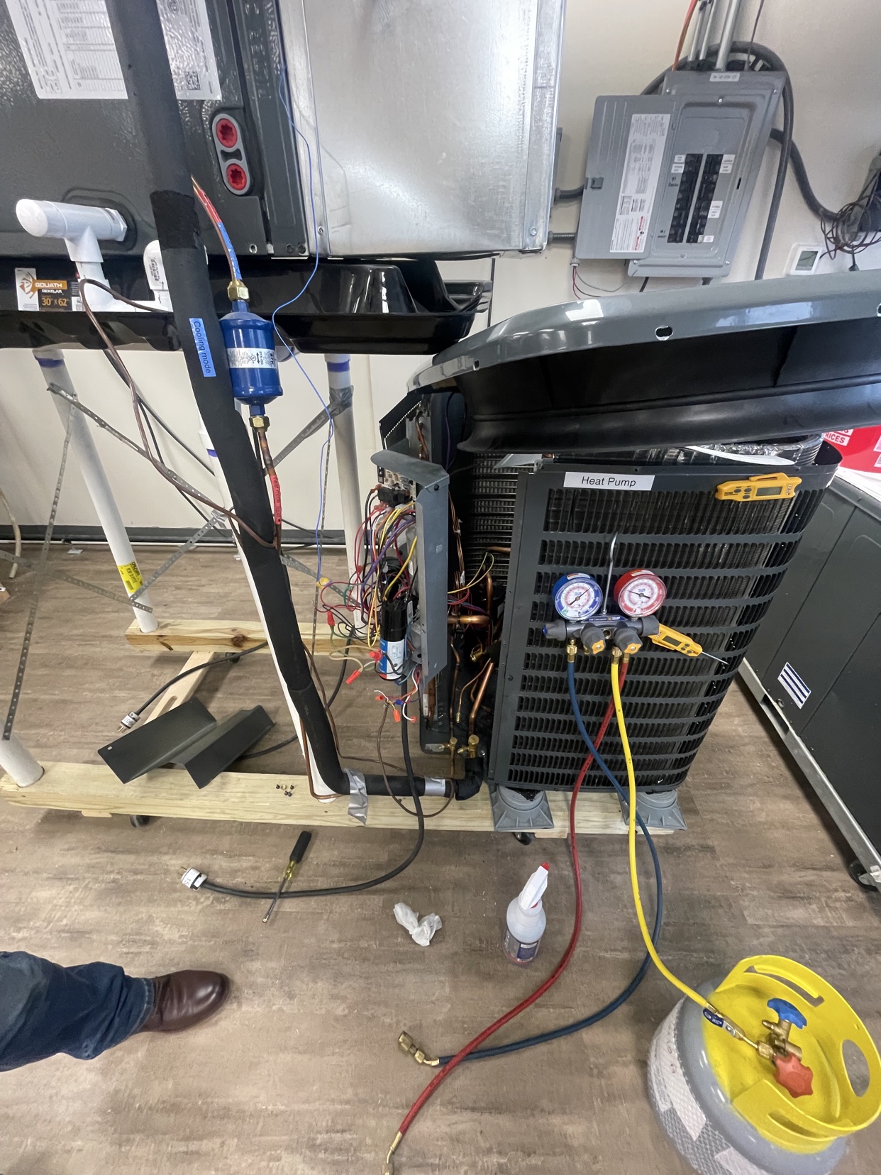 Full heat pump setup during service
